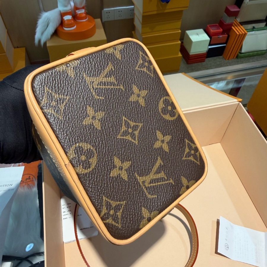 98新🤎#Lv #nanoneonoe #老花小水桶 #晶片款 #全配有購證-4