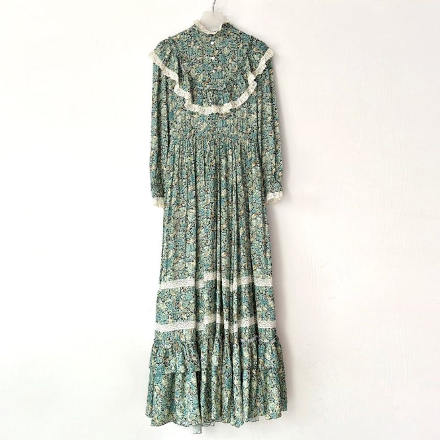 38號 ::GUCCI:: 綠色滿版碎花愛心鈕扣長袖洋裝 Blue Liberty Floral Print Cotton Crepe Maxi Dress S-1