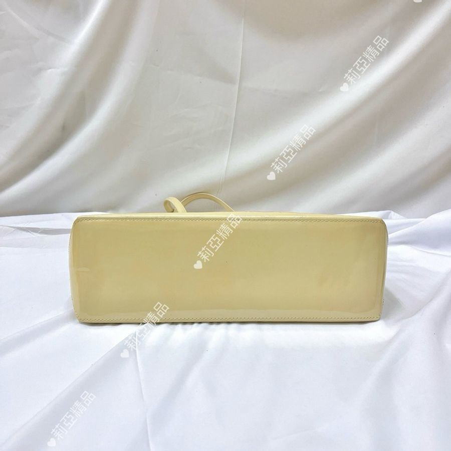 莉亞精品♡ LV 漆皮淡黃色托特包 二手-7