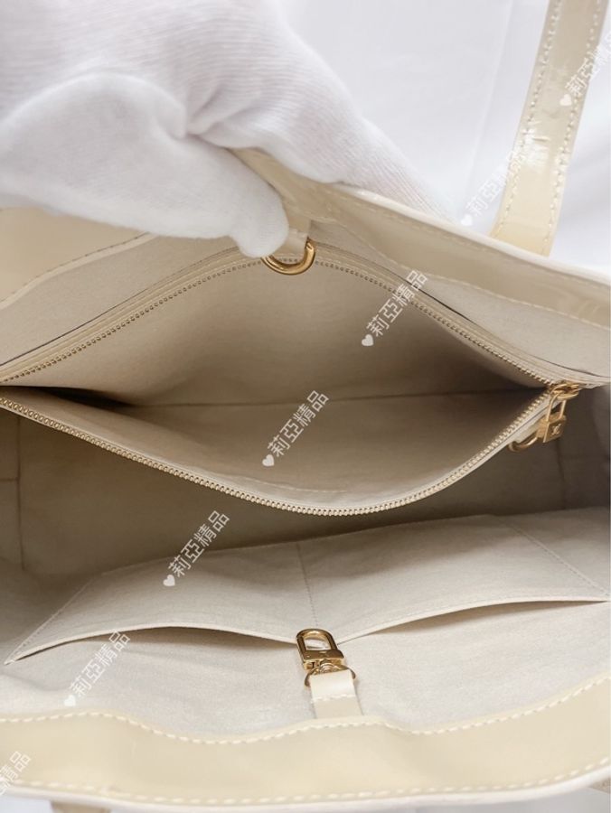 莉亞精品♡ LV 漆皮淡黃色托特包 二手-16
