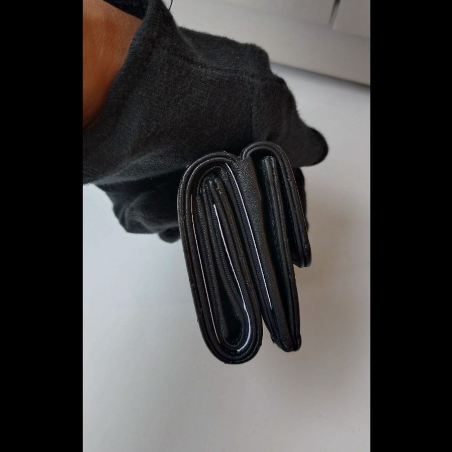 Chanel 水鑽雙C菱格黑羊皮雙面短方夾-7