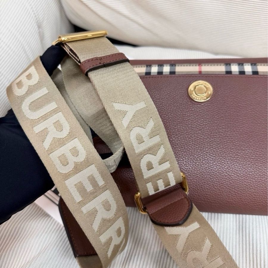 Burberry博柏利棕色牛皮格紋拼接設計單肩包,邊角有輕微磨損-6