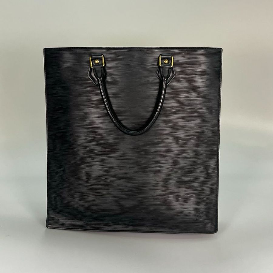 LV M59082 黑水波紋琴譜包-1