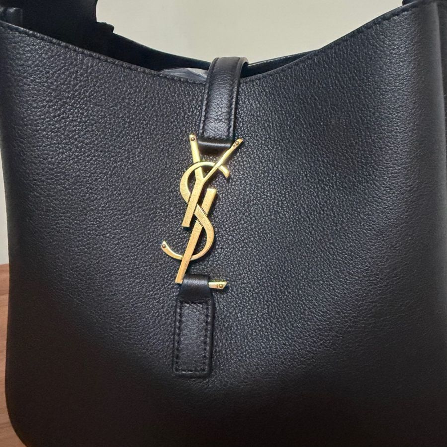 95新✨YSL 小號 Le 5 A 7 hobo黑金-1