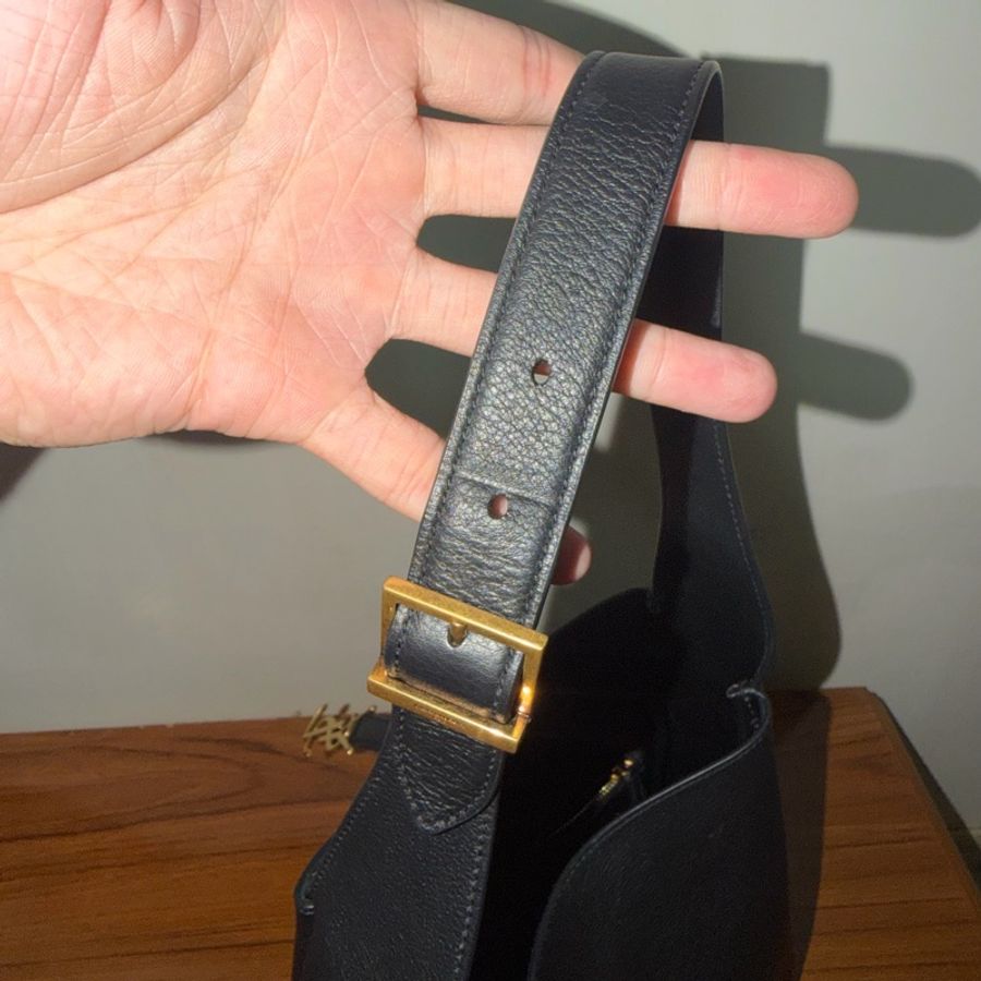 95新✨YSL 小號 Le 5 A 7 hobo黑金-7