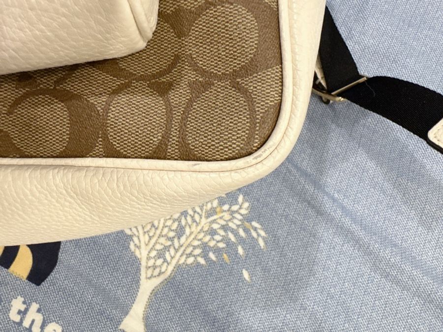 Coach老花拼白色後背包-5