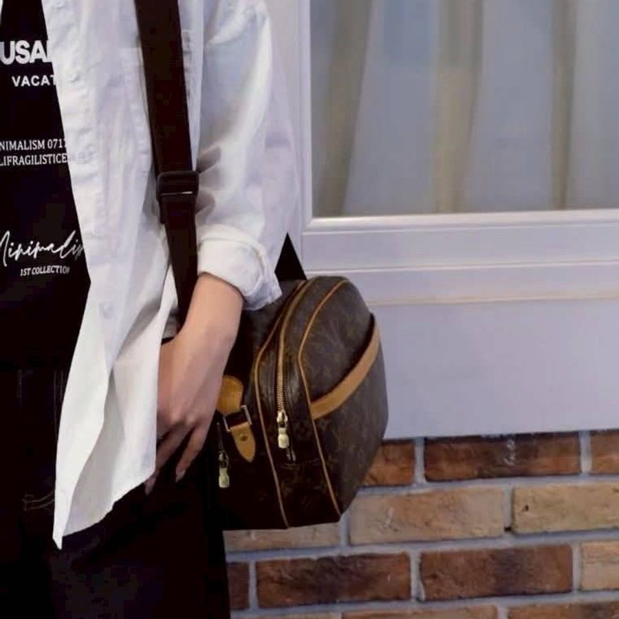 裝滿故事的LV原花 Louis Vuitton 小款層記者包 (LV Reporter PM)肩背包 斜背包-3
