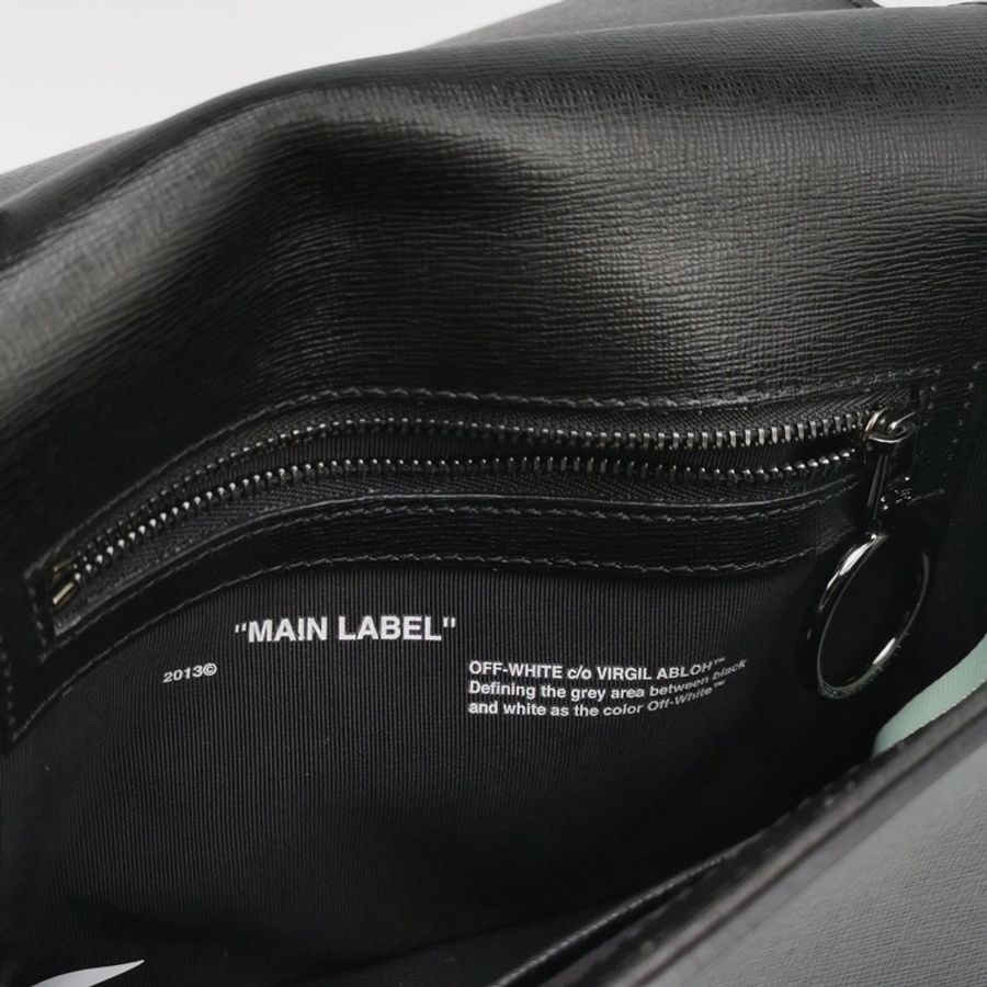 Off-White 牛皮Logo夾扣翻蓋斜背單肩包~潮品潮包-4
