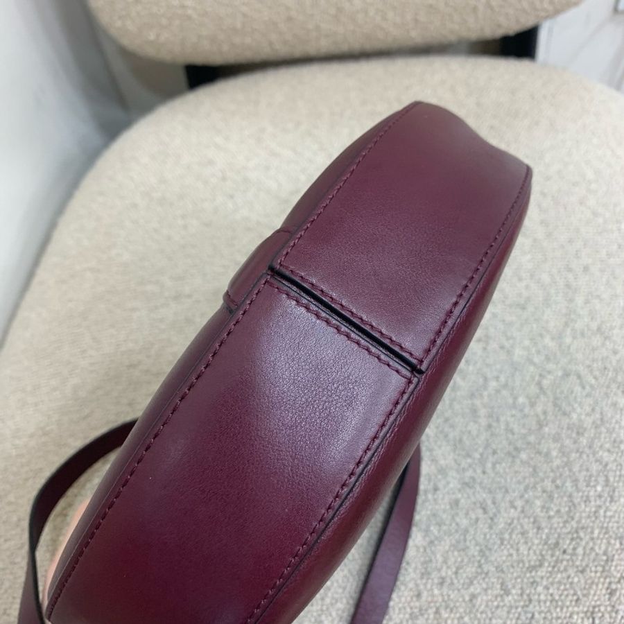 Loewe 羅意威 Joyce 酒紅色月牙包 小號 底長23-2