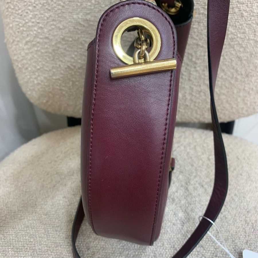 Loewe 羅意威 Joyce 酒紅色月牙包 小號 底長23-3