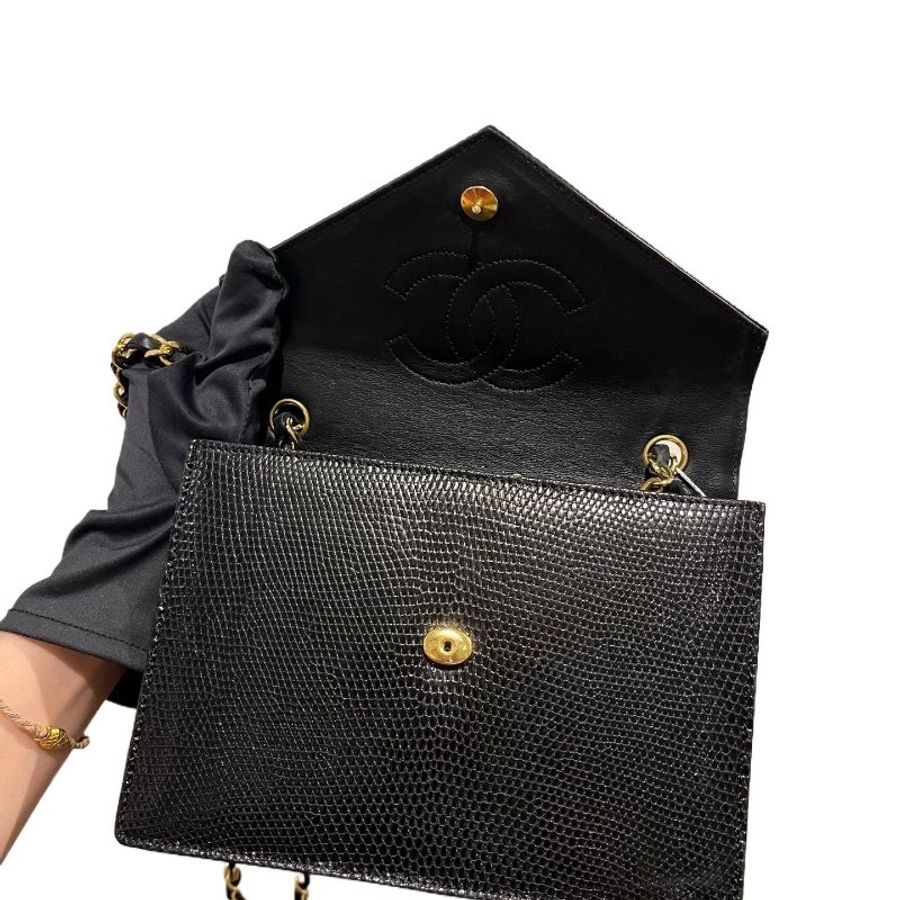 Chanel香奈兒的大雙C扣特殊皮黑金信封鏈條包-22