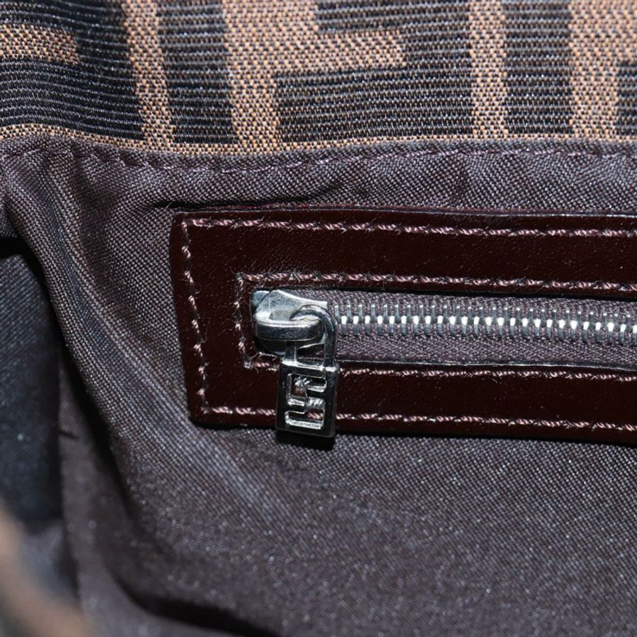 【日本直送】FENDI Zucca帆布Mamma Baguette單肩包 棕色/黑色 正品 192625SAM-23