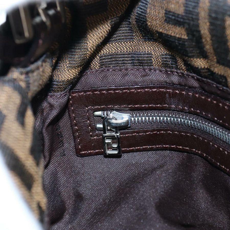 【日本直送】FENDI Zucca帆布Mamma Baguette單肩包 棕色/黑色 正品 192220V-23