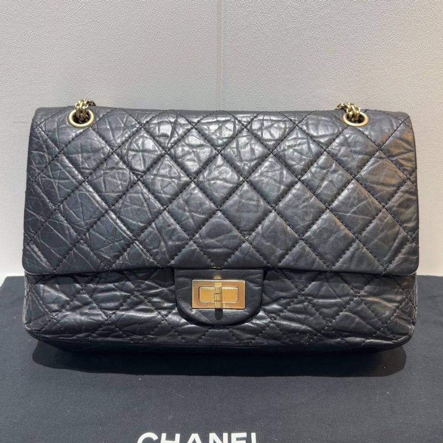 Chanel香奈兒2.55大號黑色鏈條包,經典菱格紋油蠟皮,金色五金配件-0