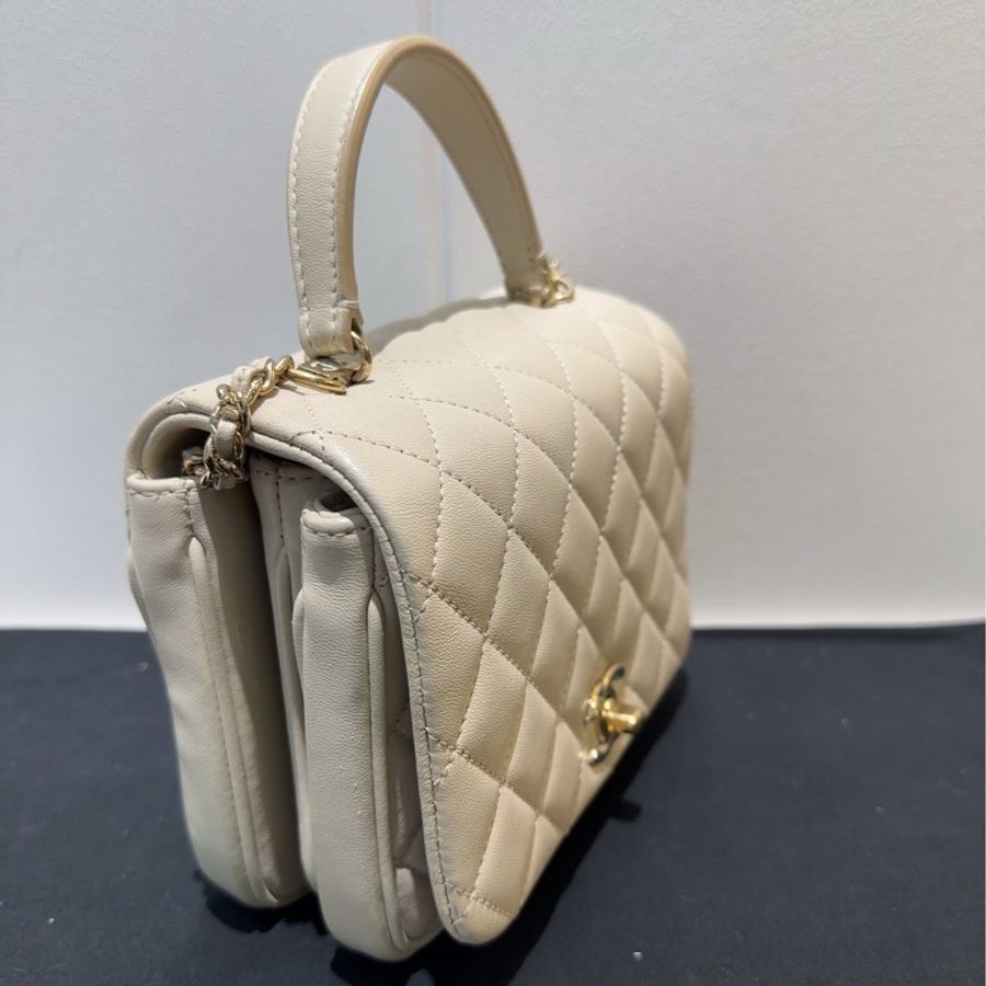 Chanel 香奈兒 象牙白風琴手提方胖子,25開 整體輕微使用痕跡-2