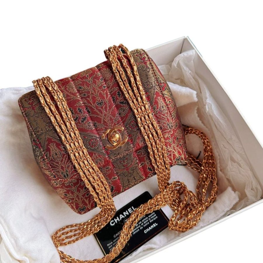 Chanel香奈兒西陣織雙C扣刺繡元寶鏈條包-9