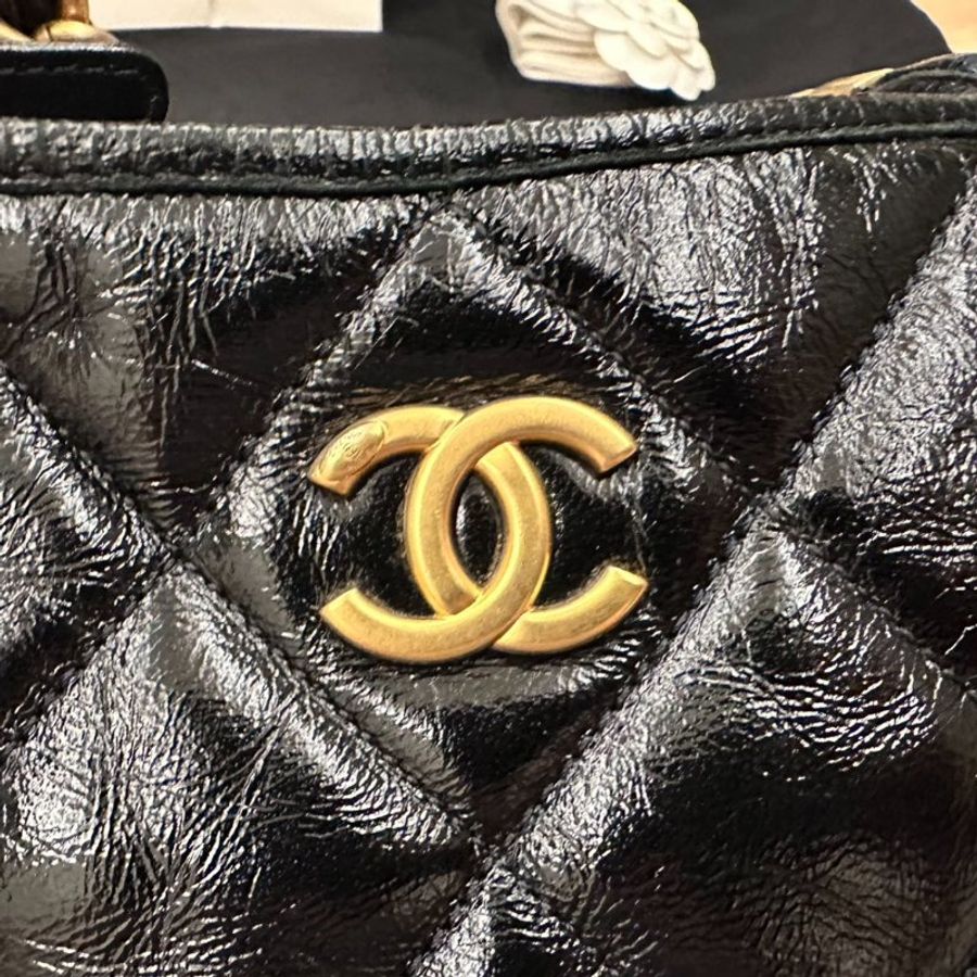 Chanel 香奈兒 黑金亮面牛皮 粗鍊HOBO 腋下包 單肩包 有購證 晶片款 AS4922-3