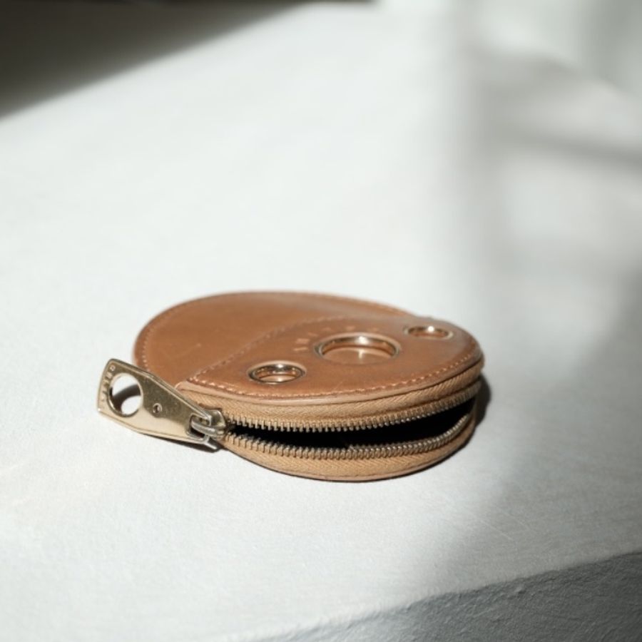 CELINE 圓形金屬環裝飾皮革零錢包 / 月牙金屬氣眼拉鍊小包-4
