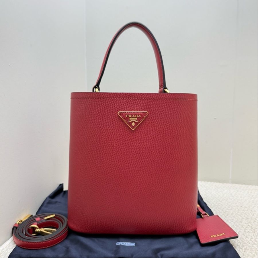 Prada/普拉達 panier水桶包紅色十字紋牛皮金扣 底長22cm 原始好成色-1