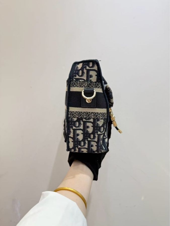 Dior 迪奧 DiorCamp老花郵差包小號 藍色老花刺繡滿印-3