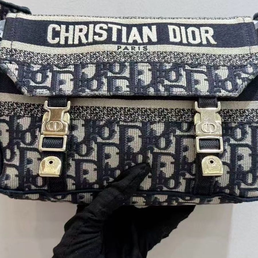 Dior 迪奧 DiorCamp老花郵差包小號 藍色老花刺繡滿印-9