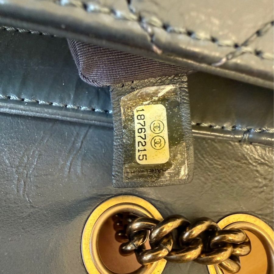 Chanel香奈兒稀有秀款灰金牛皮金幣CF鏈條包 難得小號 25*14 專櫃復刻大熱 金幣可調節長短18開有鐳射。-4