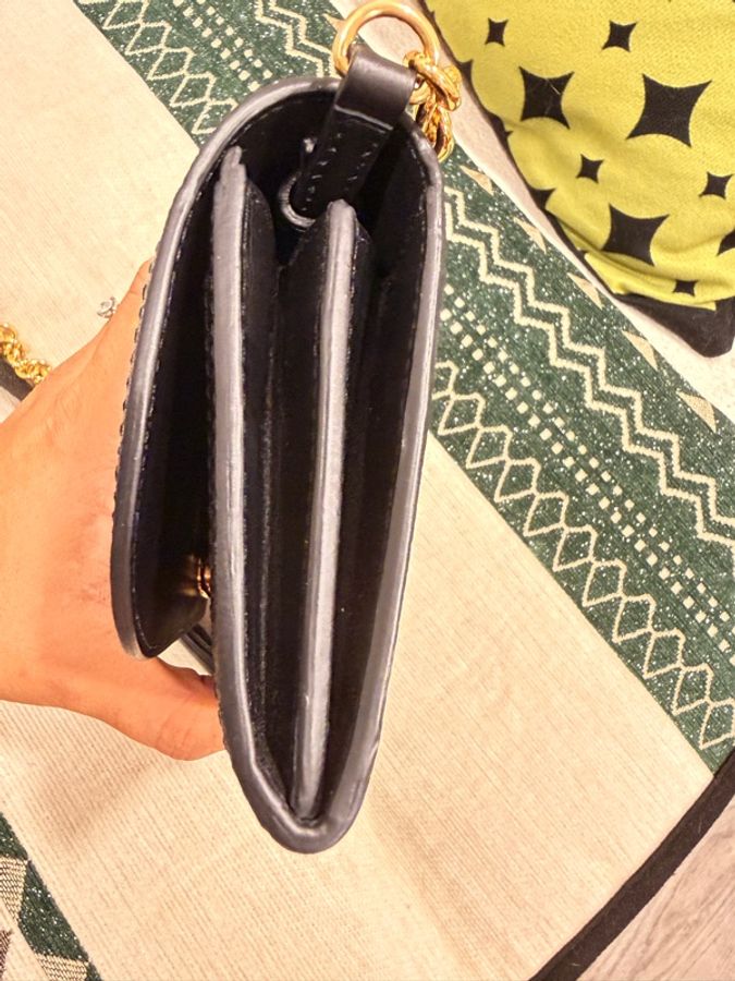 🇬🇧 BURBERRY Henley WOC斜背包-3