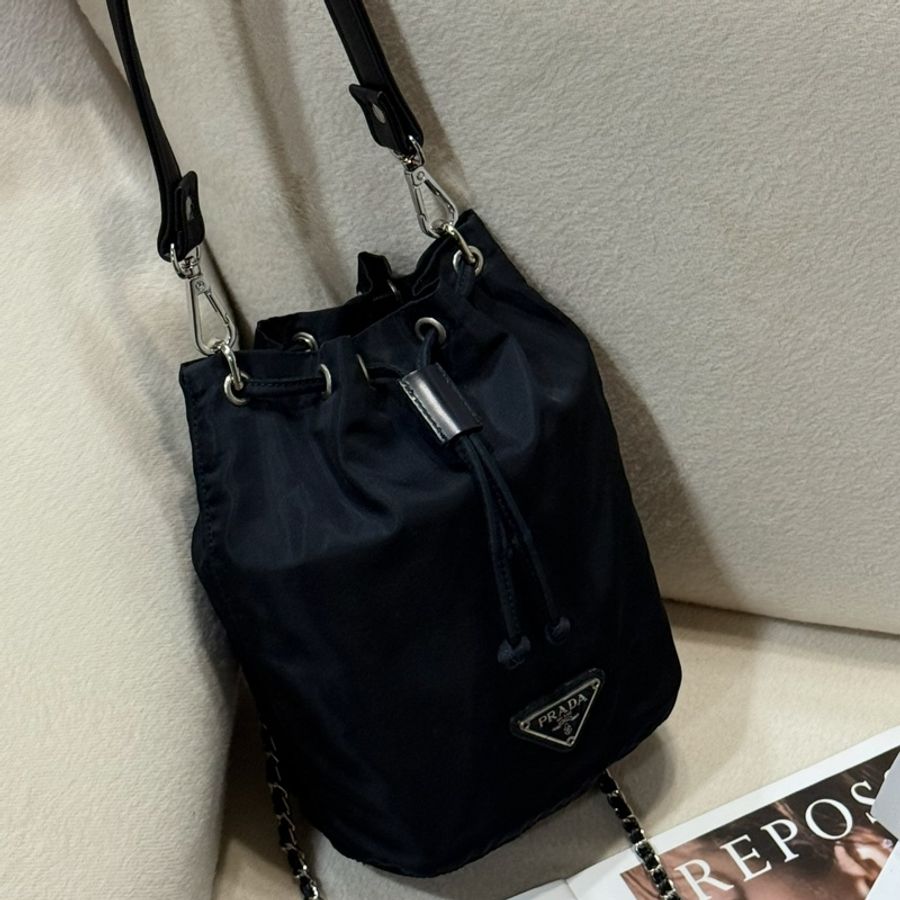 Prada • 經典黑銀尼龍迷你水桶包-3