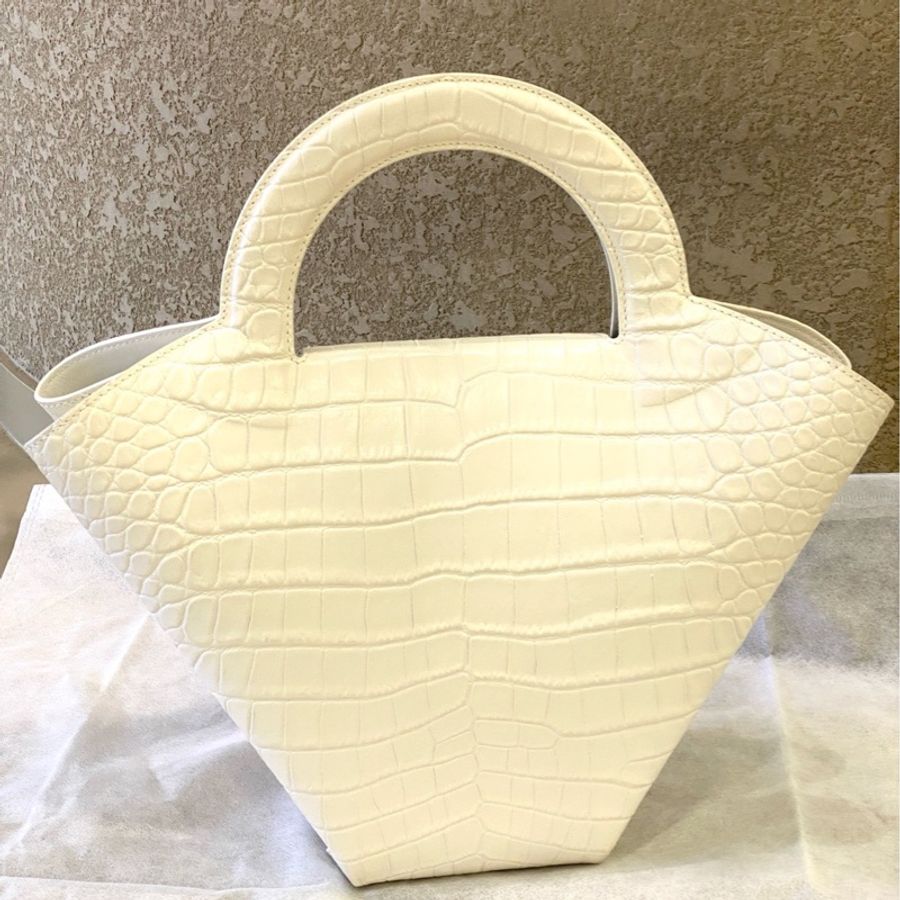 99新葆蝶家/Bottega Veneta/BV/bv doll tote 白色菜籃子 托特包-1