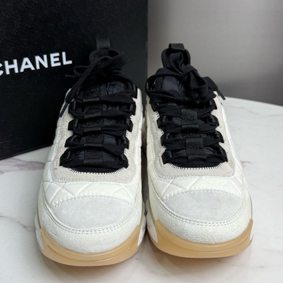 CHANEL香奈兒 麂皮拼接氣墊 徽標圓頭系帶 女款 白色 39.5碼-1