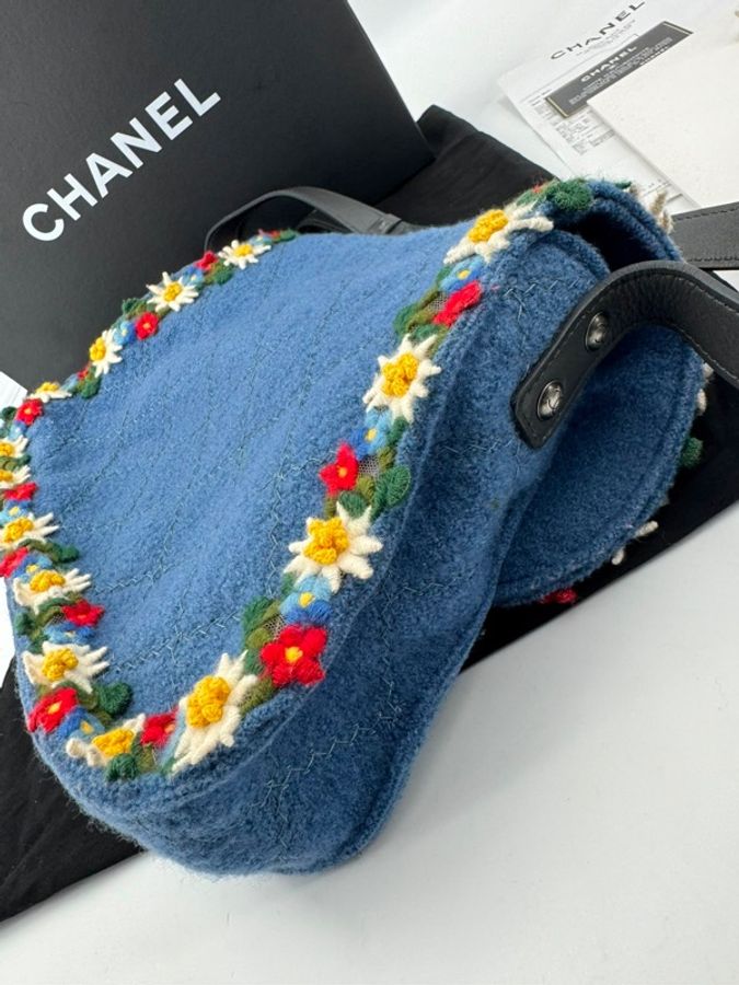 Chanel 2015/16 Wool Felt Heart Alpine Patches and Charms Blue Flap Bag-13