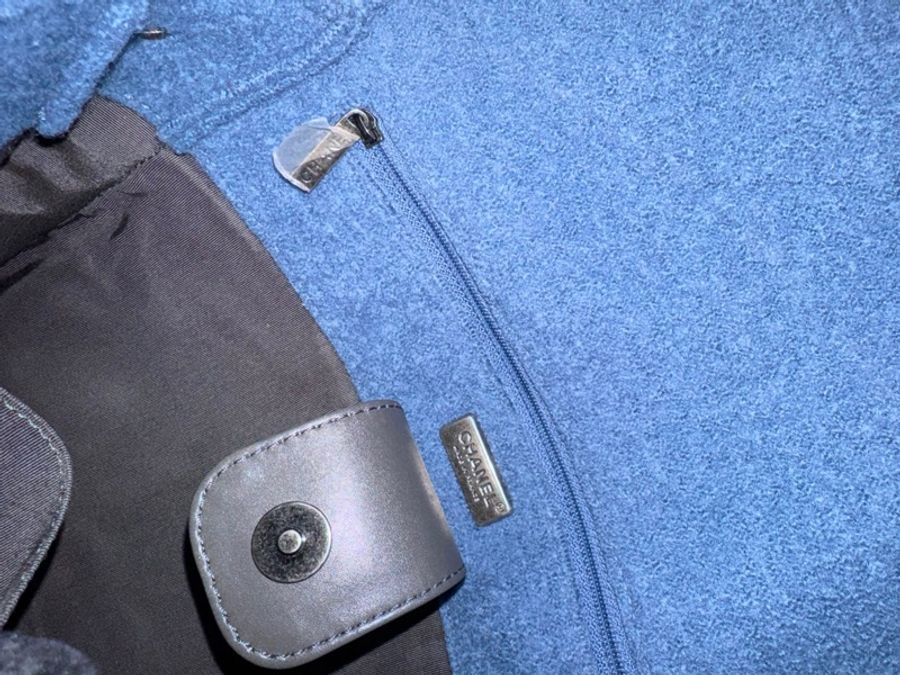 Chanel 2015/16 Wool Felt Heart Alpine Patches and Charms Blue Flap Bag-17