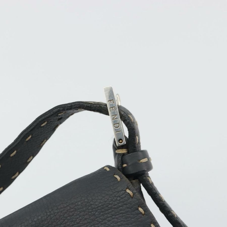 【日本直送】FENDI Celeria Mamma Baguette 單肩包 皮革 灰色 銀色 正品 yk20674M-9