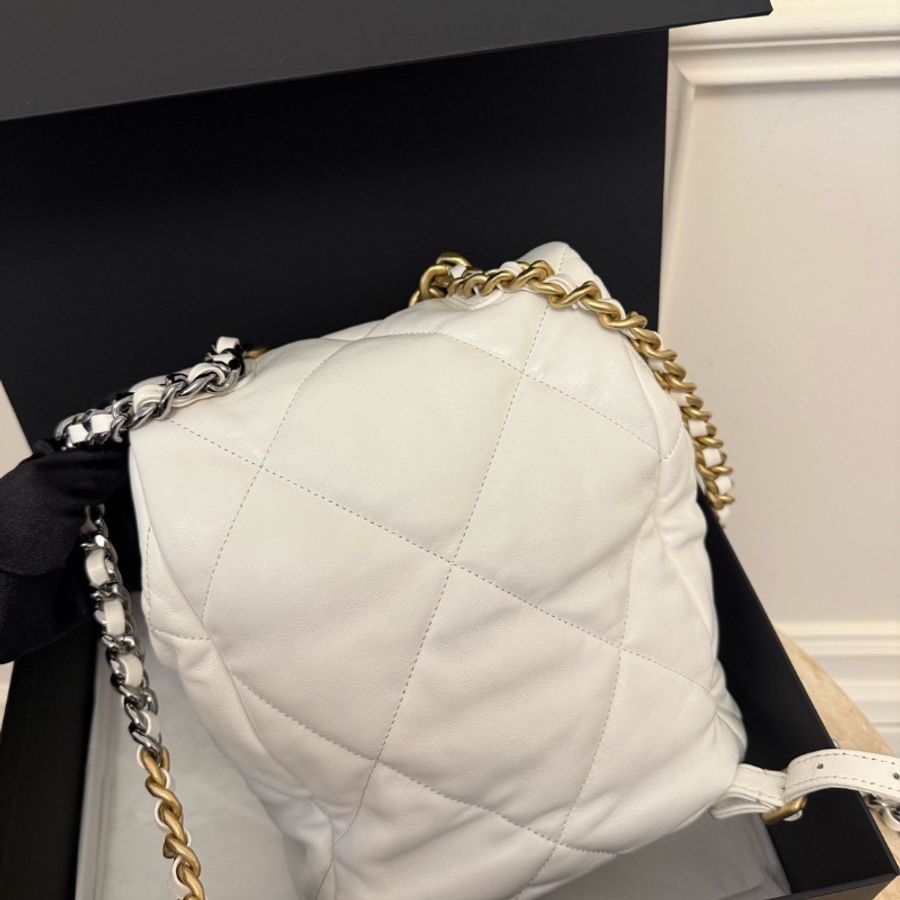 全新閒置全配🤍✨#香奈兒 #24C19bag #白金雙肩包 #晶片款 #肩帶可調節-3