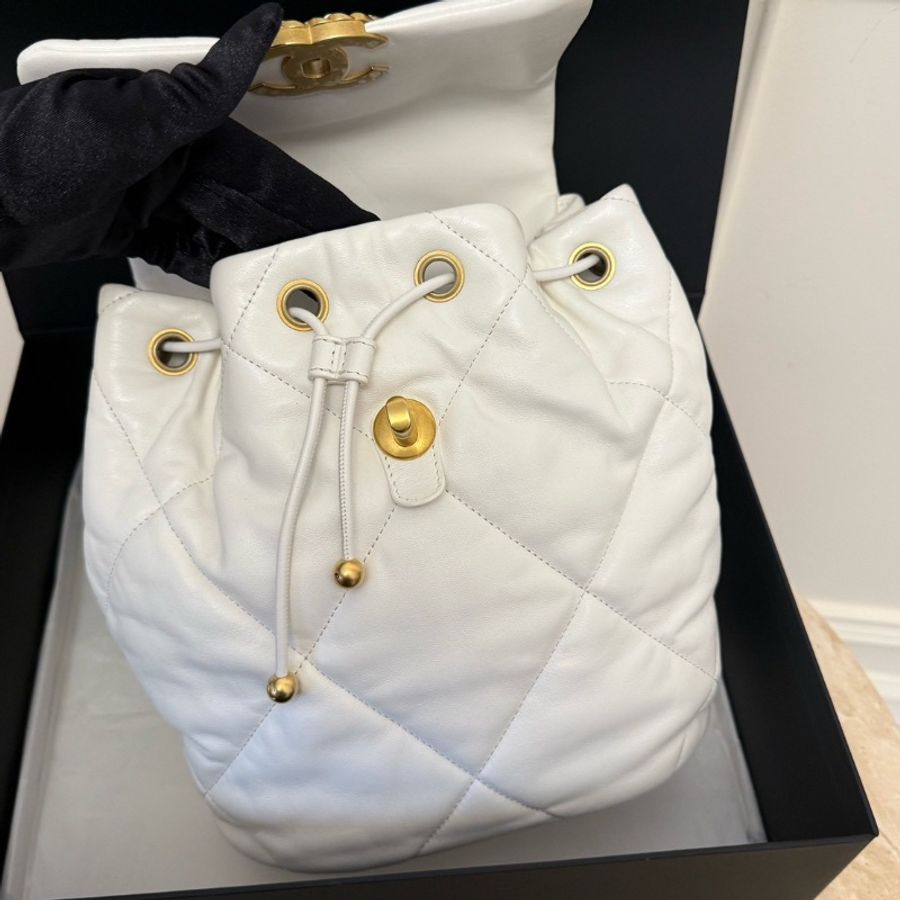 全新閒置全配🤍✨#香奈兒 #24C19bag #白金雙肩包 #晶片款 #肩帶可調節-6