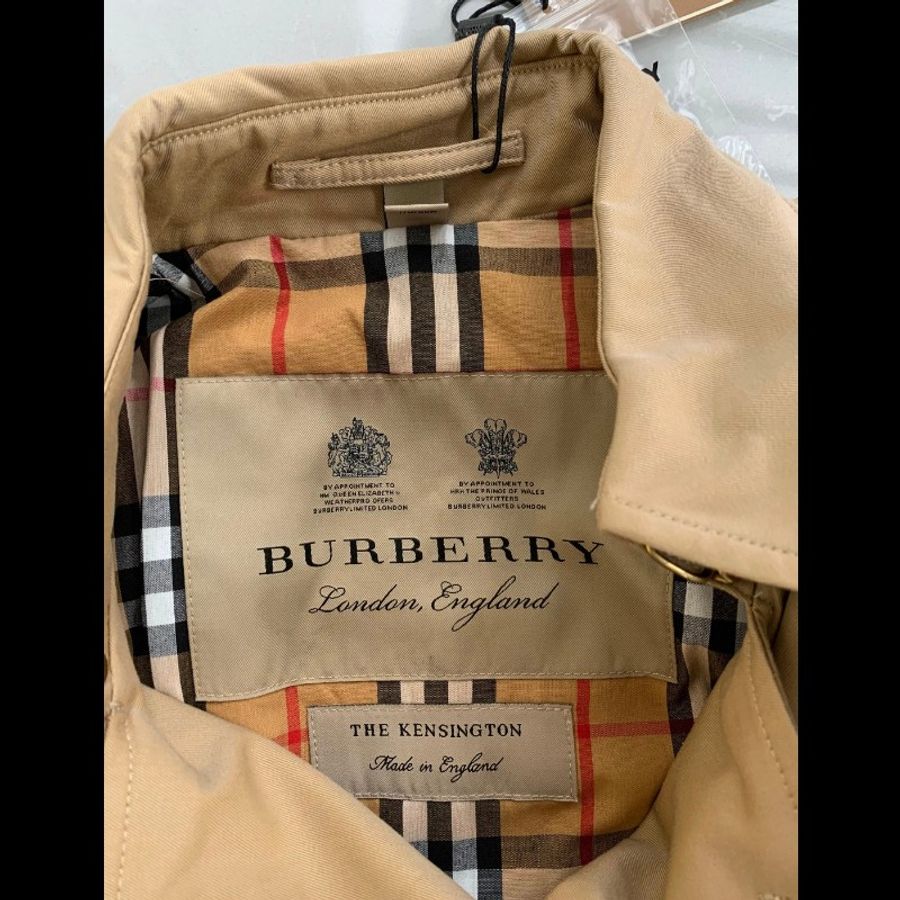 原價8萬9/全新/Burberry 時尚女神風衣-9