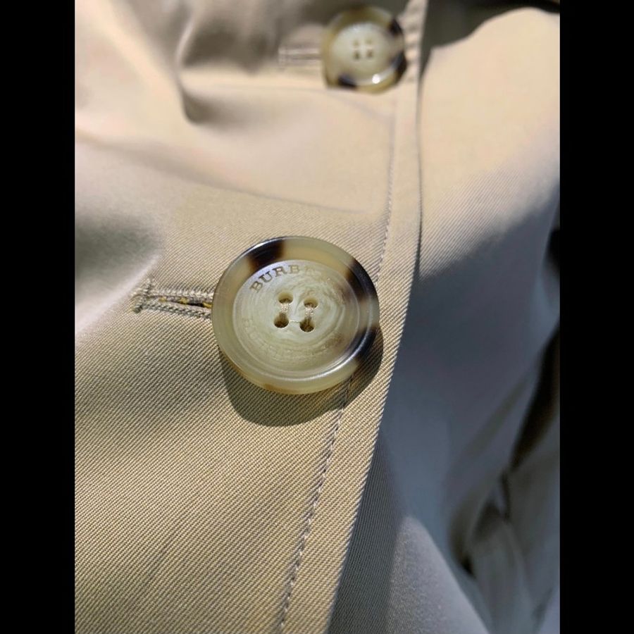 原價8萬9/全新/Burberry 時尚女神風衣-13