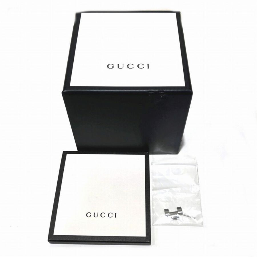 Gucci潛水錶，總重154.2公克，不鏽鋼材質，自動上鍊機芯，黑色錶盤，136.3-8