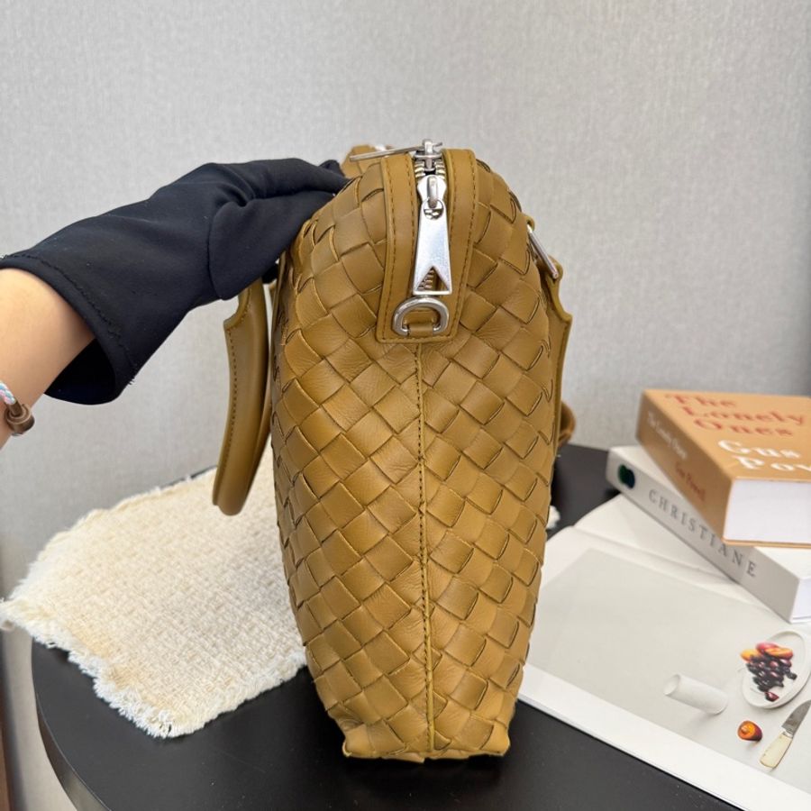 BV葆蝶家焦糖棕編織公文包手提包-6