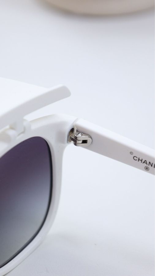 Chanel白色翻盖墨镜-6
