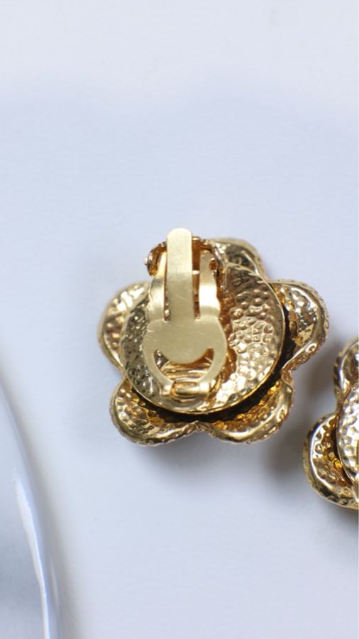 Chanel 95年翡翠绿琉璃花花耳夹-5
