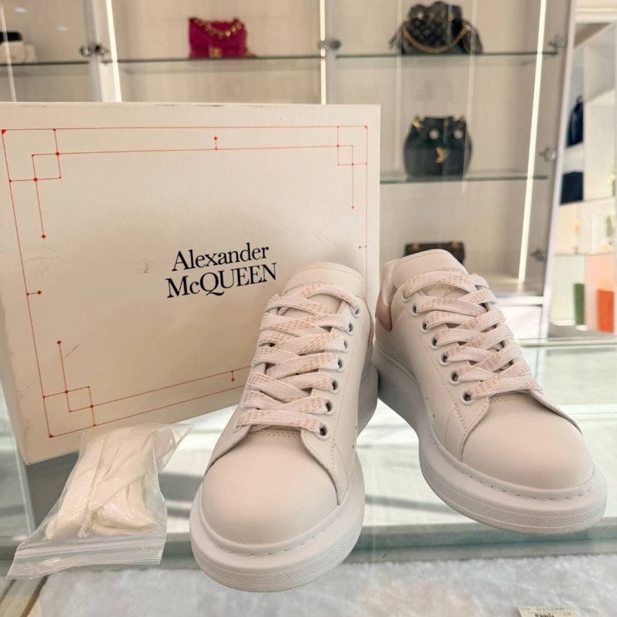 *SHIHNA名牌精品* Alexander McQueen 粉絨尾小白鞋 / 39號-0