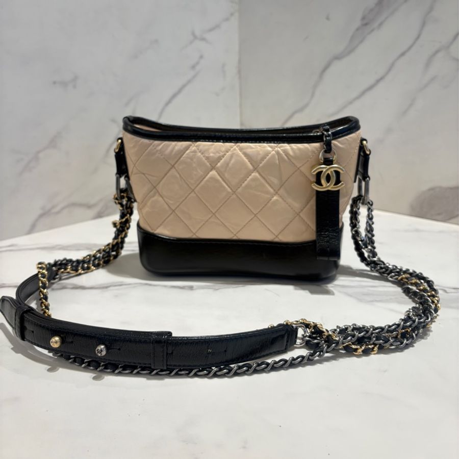 CHANEL膚拼黑流浪包Mini-5