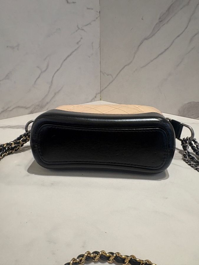 CHANEL膚拼黑流浪包Mini-7