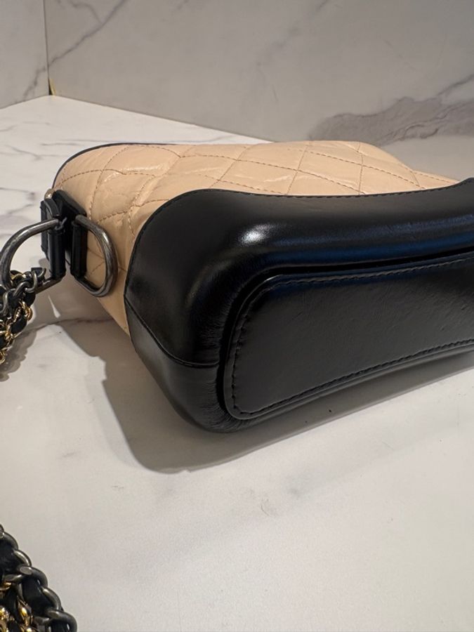 CHANEL膚拼黑流浪包Mini-9