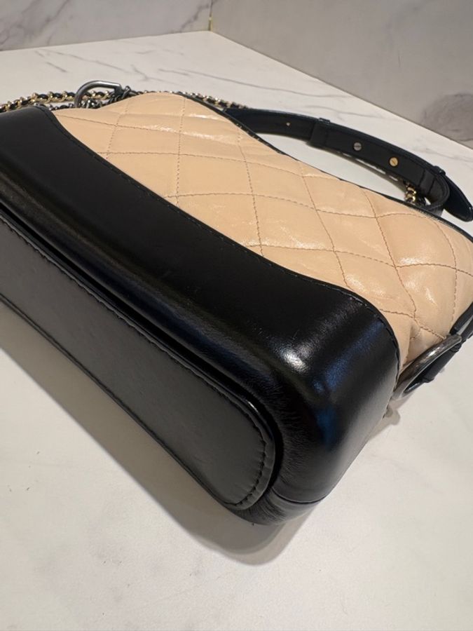 CHANEL膚拼黑流浪包Mini-10