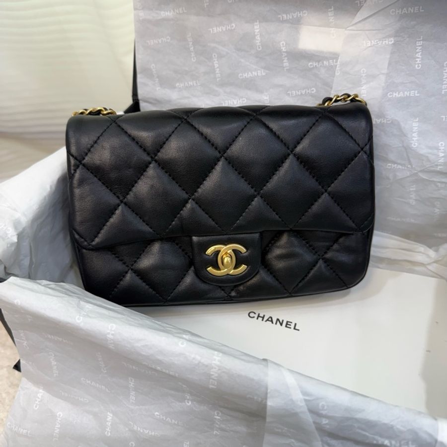 Chanel黑色羊皮愛心鏈mini coco-0