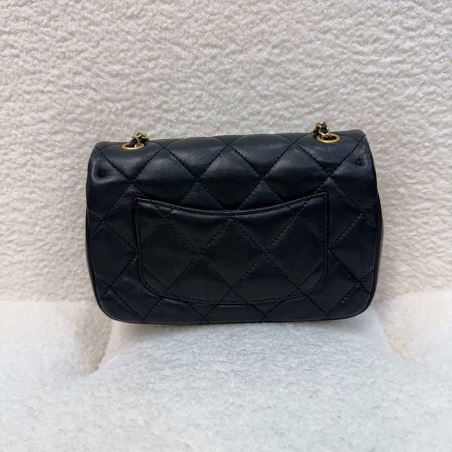 Chanel黑色羊皮愛心鏈mini coco-9
