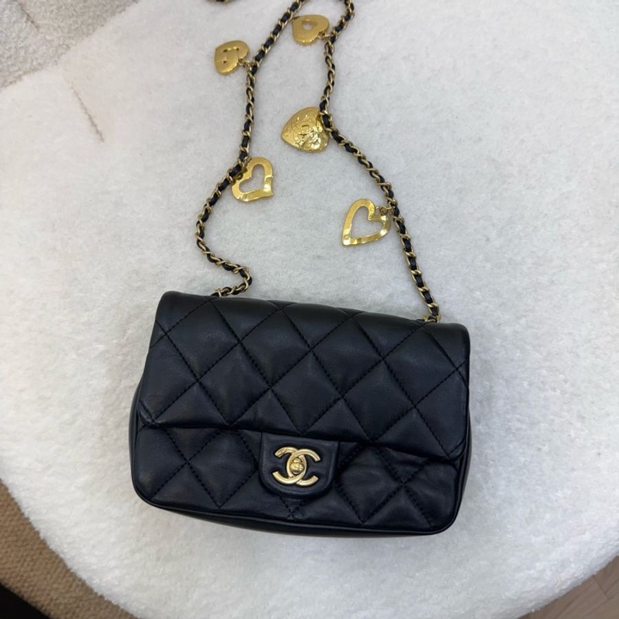 Chanel黑色羊皮愛心鏈mini coco-19