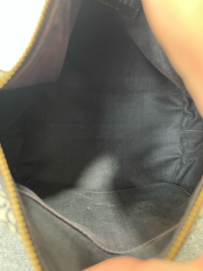 羅意威/Loewe Cubi Anagram 小號 飯盒包,黑色手提包單肩包腋下包-6